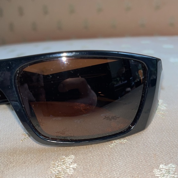 Oakley sunglasses Fuel Cell excellent shape Black frame Brown lenses - Picture 7 of 7